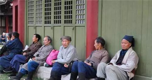 群眾演員一天多少錢？