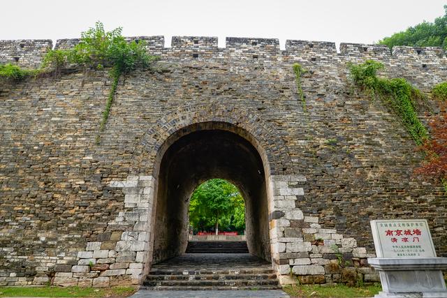 石頭城是哪個(gè)城市