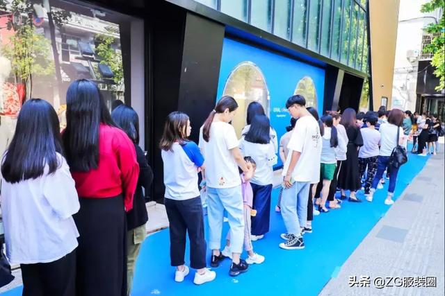 艾萊依羽絨服什么檔次