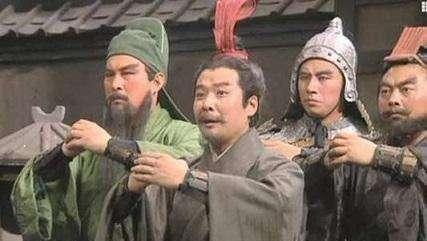 三顧茅廬什么意思