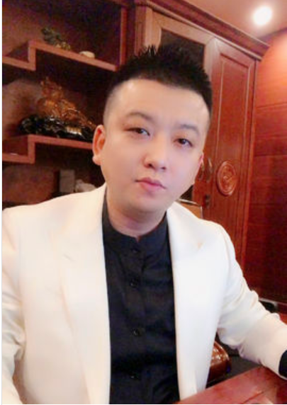 天津四哥嚴(yán)謹(jǐn)照片