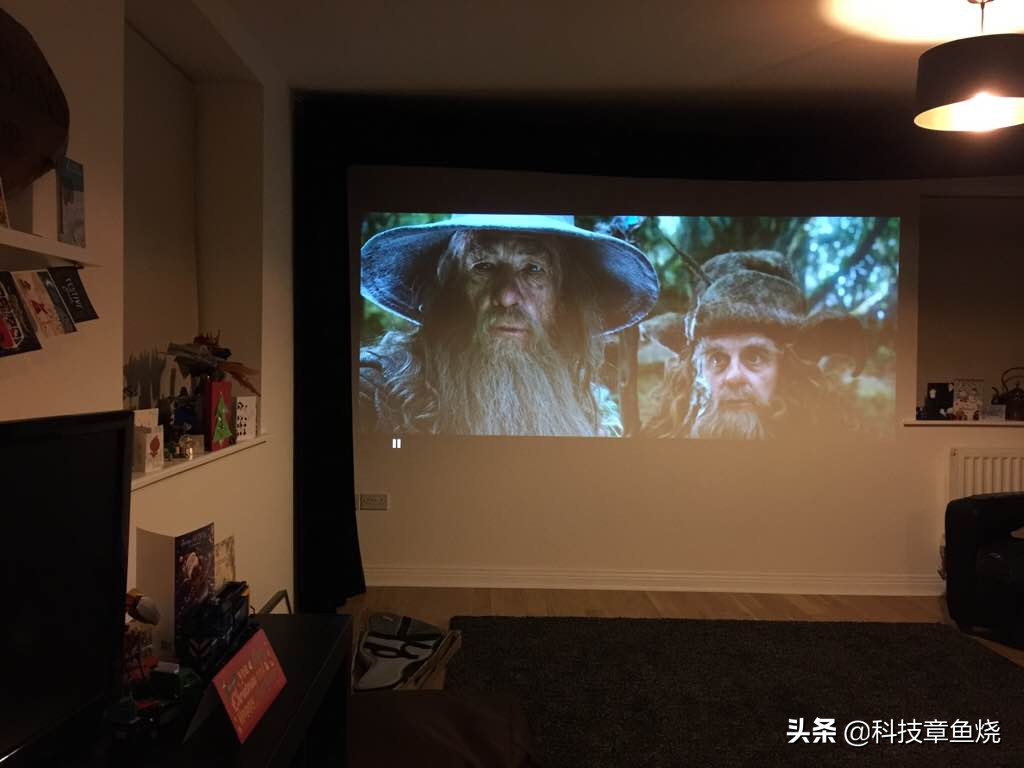 投影幕布什么材質的好