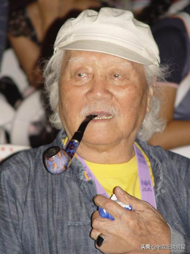 成龍本名房仕龍