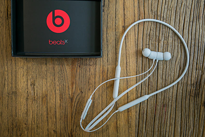 beatsx紅白燈交替閃