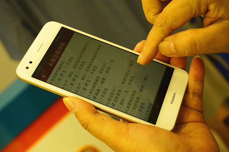 手機打電話自動掛斷是怎么叵事