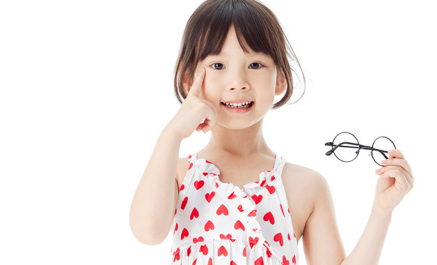 遠視眼鏡劃痕修復小妙招