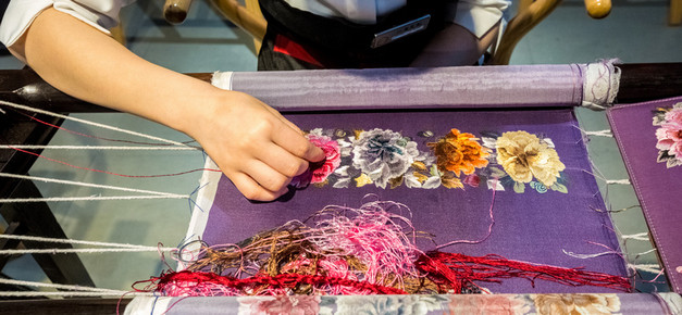 手工刺繡裝飾