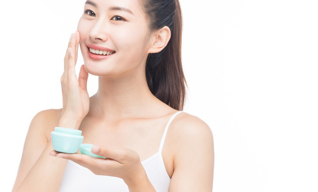 腳曬黑了快速美白方法（腳曬黑了怎樣快速美白）