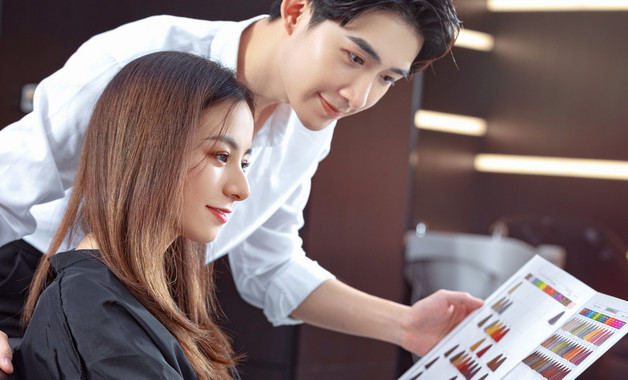 怎樣用臉型選發(fā)型（臉型適合什么樣的發(fā)型）