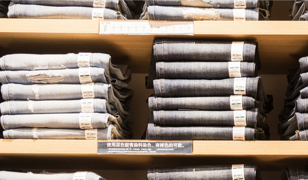 高腰牛仔褲穿搭 高腰牛仔褲可以這樣搭配這些上衣