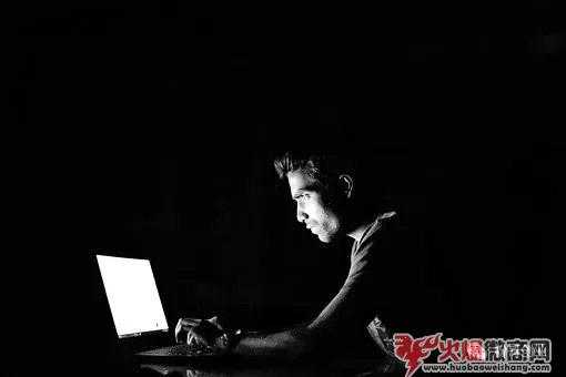 QQ部落0成本引流技術,微商吸粉吸到手軟